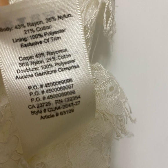 SOLD.      Soft Wilfred lined cream lace top. Size M - Picture 4 of 11
